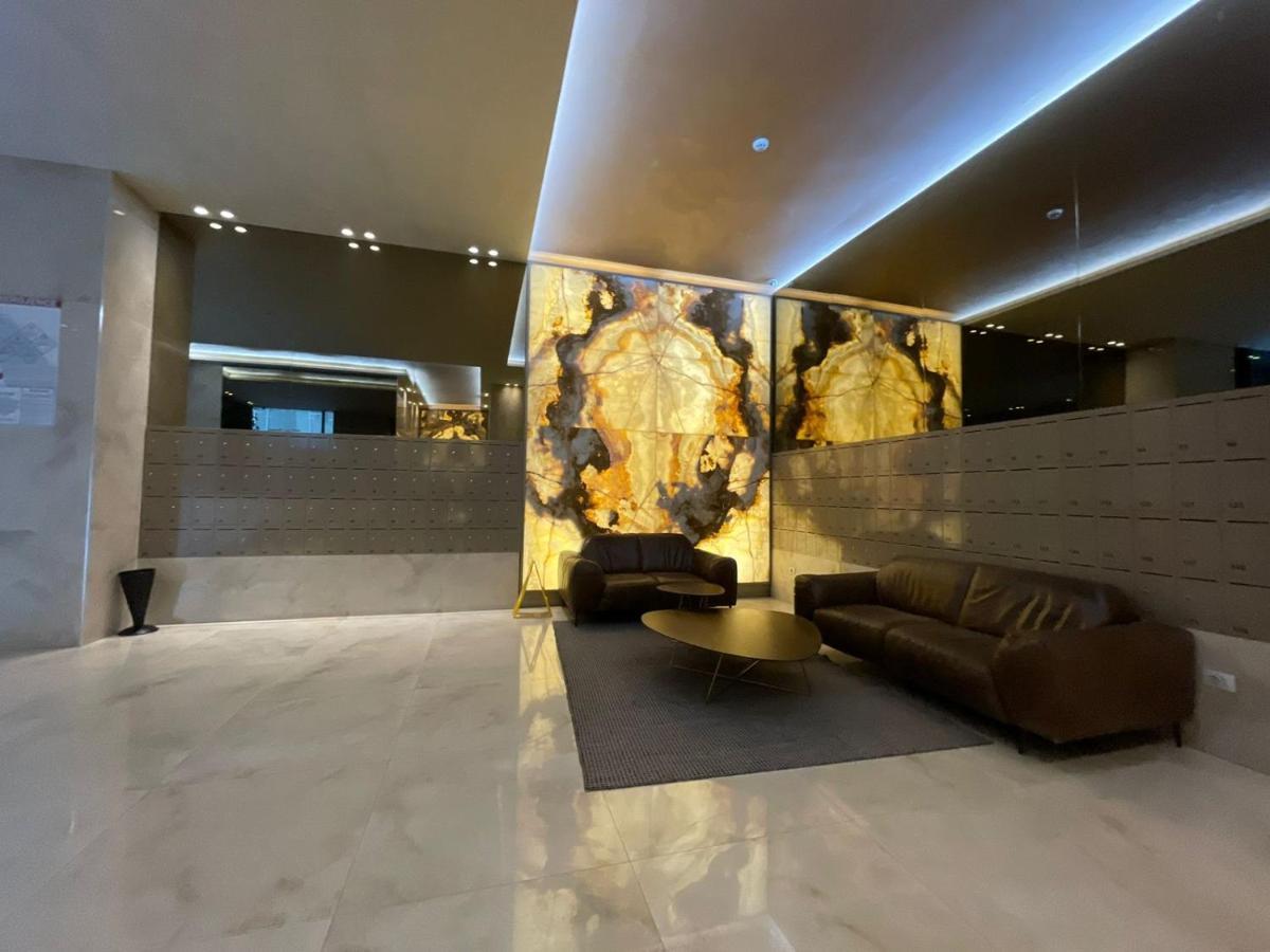 Ambassador Skyline Apartments Tiranë Luaran gambar